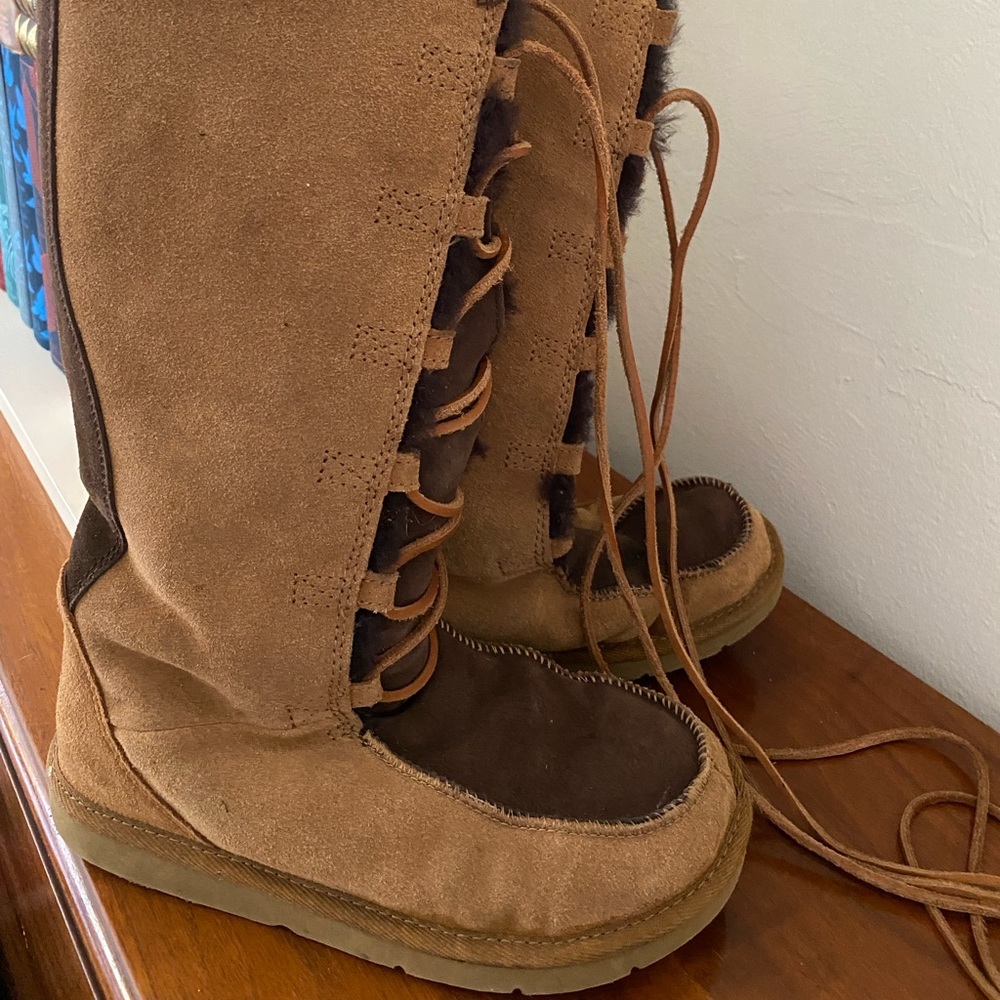 UGG boots size 6 never worn - Picture 2 of 4